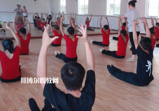 南寧民族歌舞藝術(shù)職業(yè)技術(shù)學(xué)校2022年學(xué)費(fèi)、收費(fèi)多少