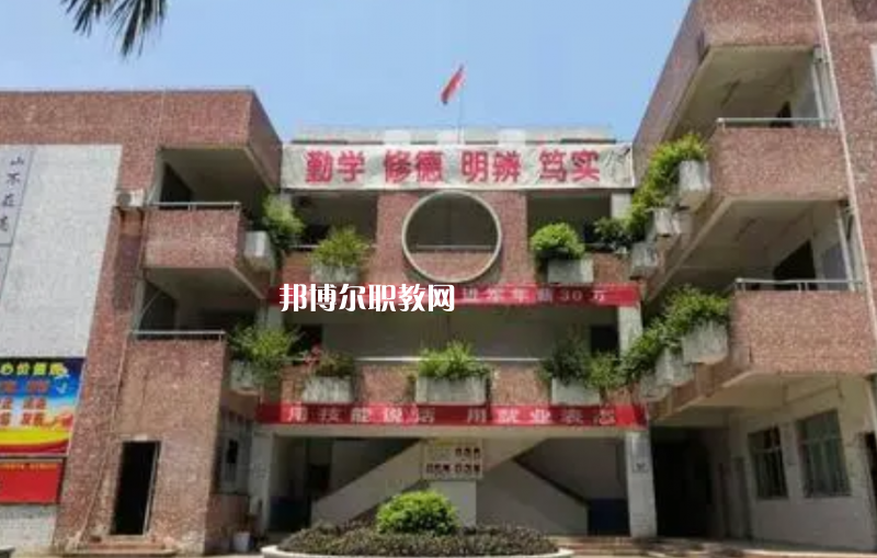佛山騰飛技工學(xué)校2022年報名條件、招生要求、招生對象