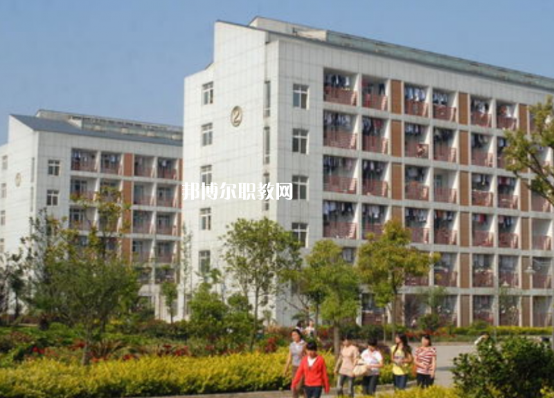 保山市昌寧縣職業(yè)技術(shù)學(xué)校2022年學(xué)費(fèi)、收費(fèi)多少