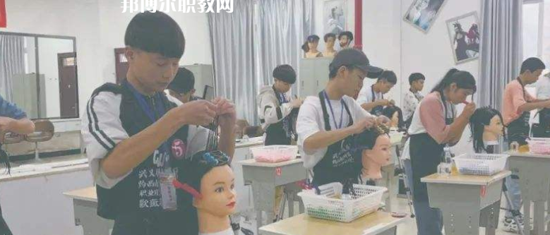 都勻工商管理學(xué)校2022年報(bào)名條件、招生要求、招生對(duì)象
