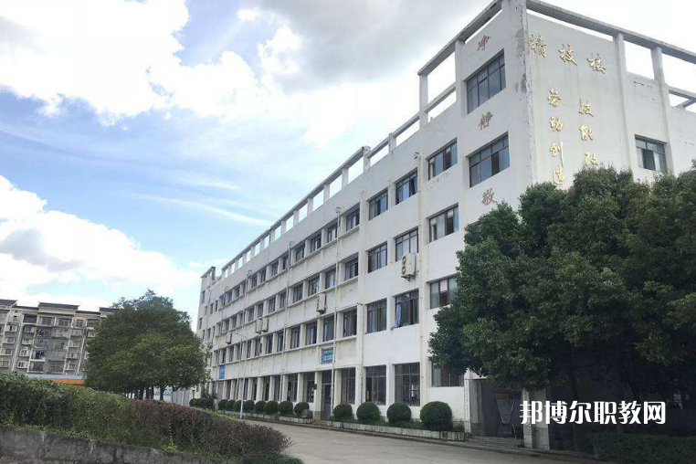 遂寧應(yīng)用高級技工學(xué)校2022年招生要求，報名條件，招生對象