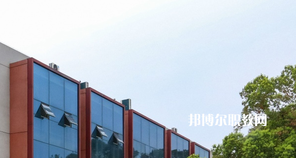黔西南州英才職業(yè)技術(shù)學(xué)校2022年報(bào)名條件、招生要求、招生對(duì)象
