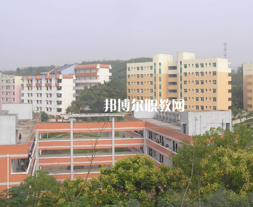 重慶貿(mào)易中等職業(yè)學(xué)校2022年報(bào)名條件、招生要求、招生對(duì)象