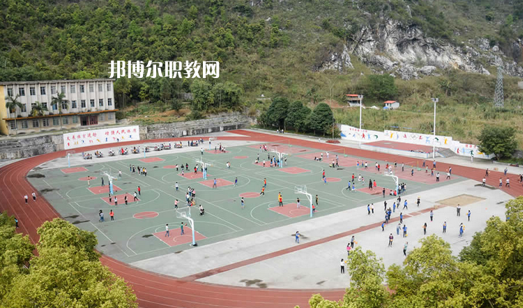 河池衛(wèi)生學(xué)校2022年報名條件、招生要求、招生對象