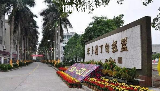 欽州合浦師范學(xué)校2022年報名條件、招生要求、招生對象