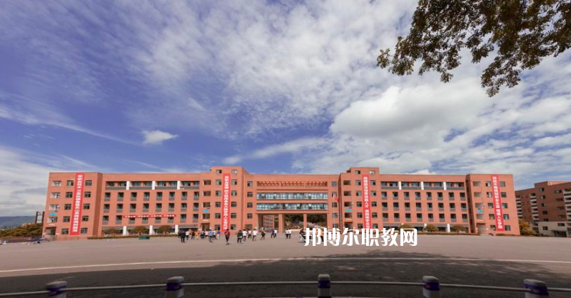 重慶綦江職業(yè)教育中心2022年學(xué)費(fèi)、收費(fèi)多少