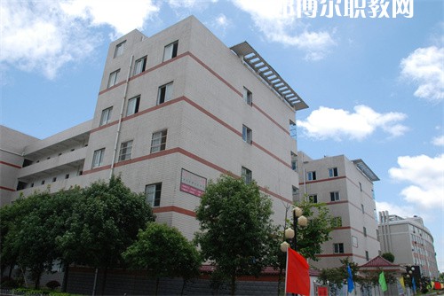太湖職業(yè)技術(shù)學校2022年報名條件、招生要求、招生對象