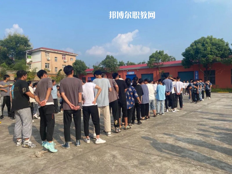 銅陵智通職業(yè)技術(shù)學(xué)校2022年招生辦聯(lián)系電話(huà)