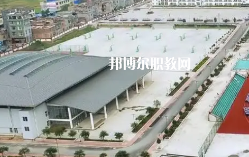 紫云苗族布依族自治民族職業(yè)技術(shù)中學(xué)2022年報名條件、招生要求、招生對象