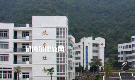 昭通財(cái)貿(mào)學(xué)校2022年學(xué)費(fèi)、收費(fèi)多少