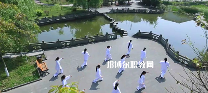四川愛華學(xué)院怎么樣、好不好