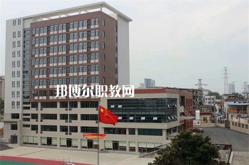 湖南省經(jīng)濟(jì)貿(mào)易職業(yè)中專學(xué)校2022年學(xué)費(fèi)、收費(fèi)多少