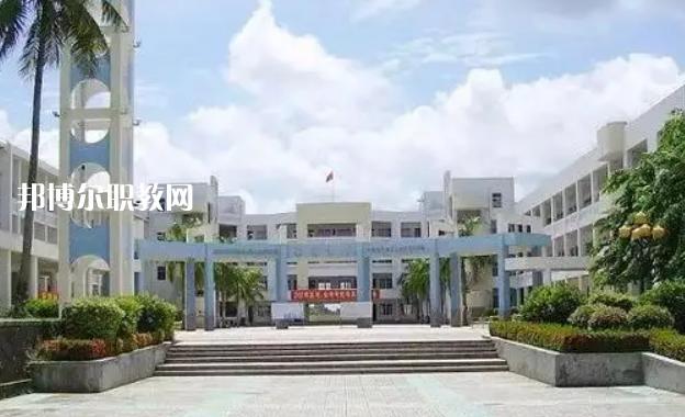 海南農(nóng)墾衛(wèi)生學(xué)校2022年報(bào)名條件、招生要求、招生對(duì)象