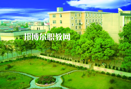 湖北廣播電視學(xué)校2022年報名條件、招生要求、招生對象