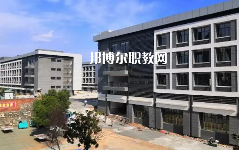 鄖西職業(yè)技術(shù)學(xué)校2022年報名條件、招生要求、招生對象