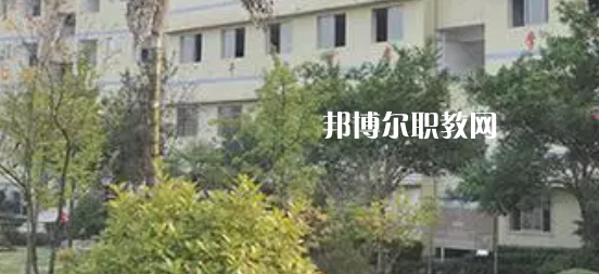 重慶市三峽職業(yè)技工學校地址在哪里，哪個地區(qū)，哪個城市?