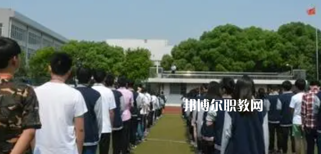 江蘇省錫山中等專業(yè)學校地址在哪里，哪個地區(qū)，哪個城市?