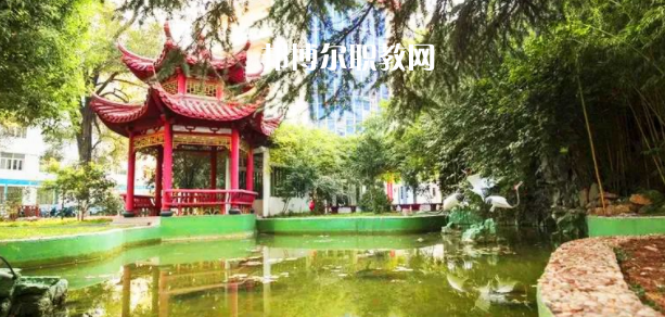 連云港市藝術(shù)學(xué)校地址在哪里，哪個(gè)地區(qū)，哪個(gè)城市?