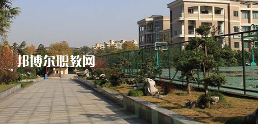 杭州市城西中學(xué)職高部地址在哪里，哪個(gè)地區(qū)，哪個(gè)城市?