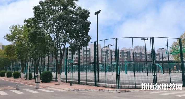 西安外事技工學(xué)校地址，乘車路線