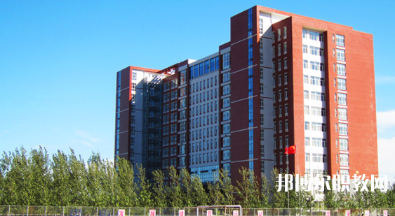 保定市科技中等專業(yè)學(xué)校地址，乘車路線