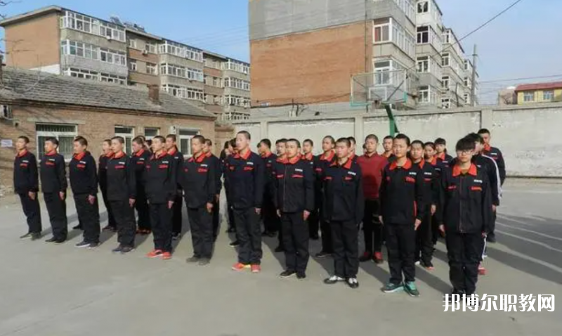 張家口靚典中等職業(yè)學(xué)校地址，乘車路線