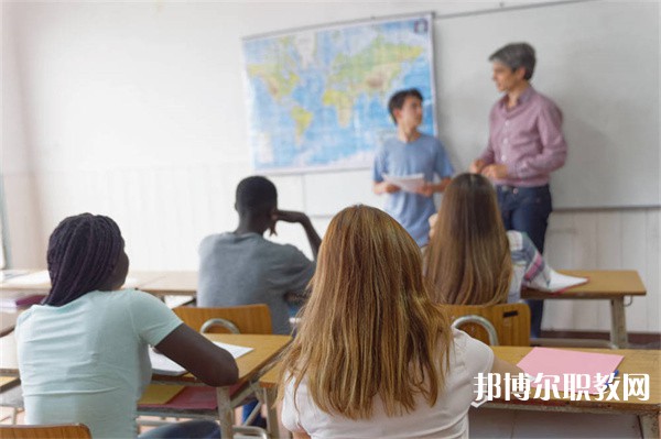 重慶哪里的中職學校能讀計算機與數碼產品維修專業(yè)