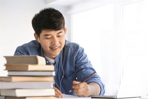 浙江哪里的技工學(xué)校能讀數(shù)字化設(shè)計與制造專業(yè)專業(yè)