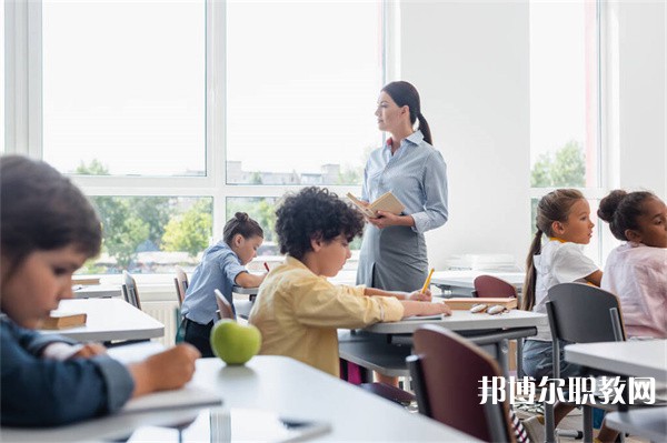 浙江哪里的中專學校能讀淘寶美工專業(yè)