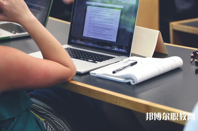 安徽哪里的中職學(xué)校能讀珠寶玉石加工與營銷專業(yè)