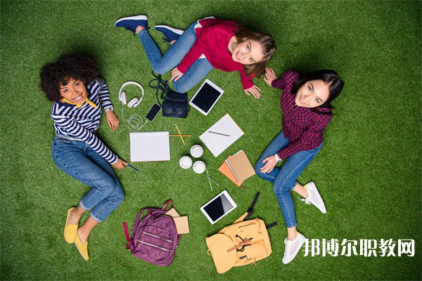 江西哪里的中專學校能讀會計(互聯(lián)網(wǎng)金融方向）專業(yè)