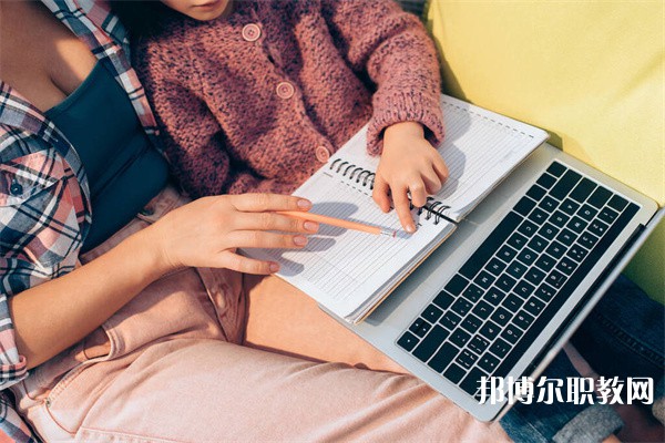 江西哪里的職業(yè)中學能讀高鐵服務與管理專業(yè)