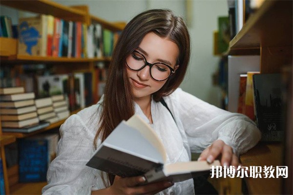 江西哪里的中職學校能讀馬術與管理專業(yè)