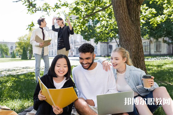 江西哪里的中職學(xué)校能讀計(jì)算機(jī)數(shù)據(jù)錄入專(zhuān)業(yè)