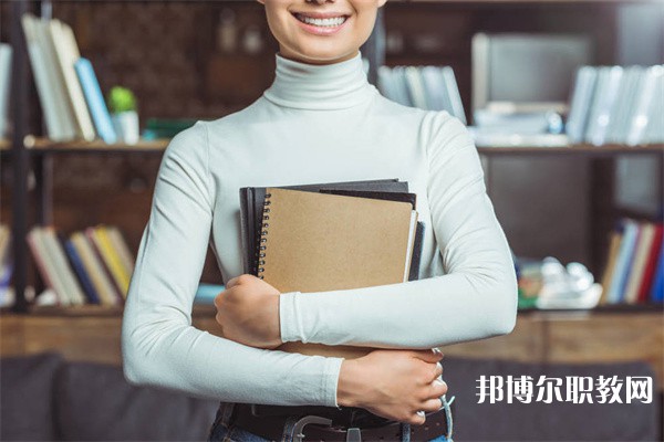 山東哪里的職業(yè)學(xué)校能讀商務(wù)英語(yǔ)專業(yè)
