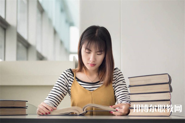 山東哪里的中專學校能讀眼視光專業(yè)