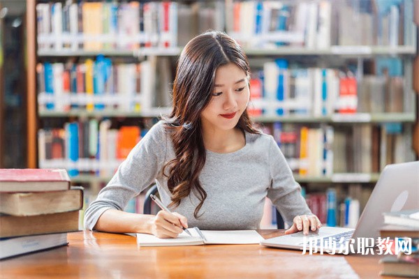 河南哪里的中職學校能讀石油開采專業(yè)