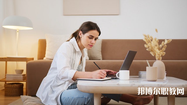 河南哪里的中職學(xué)校能讀模具制造技術(shù)專業(yè)