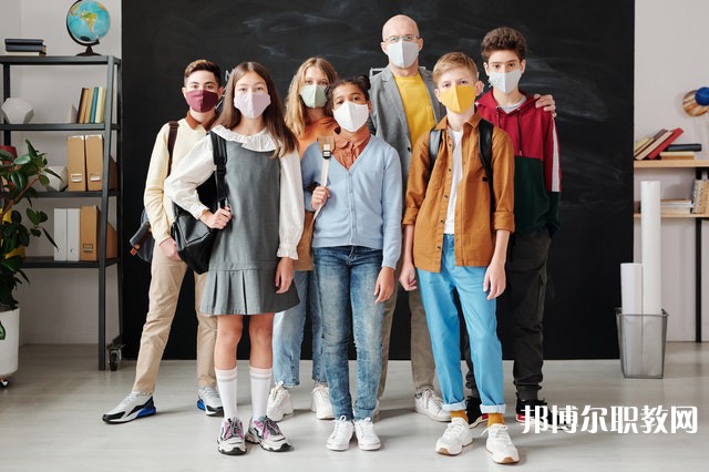 河南哪里的中職學校能讀特色航空服務(wù)專業(yè)