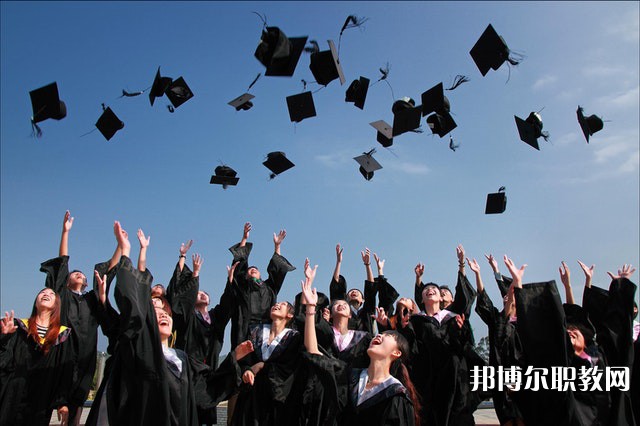 河南哪里的中職學校能讀護理(康復治療技術)專業(yè)