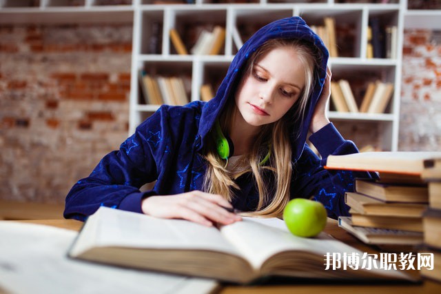 河南哪里的技工學校能讀機器人應用與維修專業(yè)