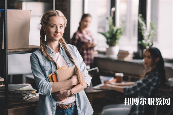 河南哪里的中職學校能讀計算機室內(nèi)設(shè)計專業(yè)