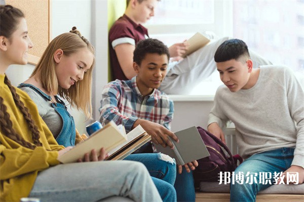 河南哪里的中職學校能讀高級形象設計師專業(yè)