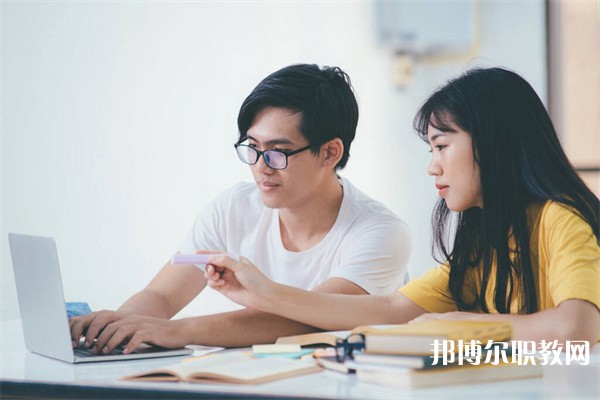 河南哪里的中專(zhuān)學(xué)校能讀機(jī)械設(shè)計(jì)與制造專(zhuān)業(yè)
