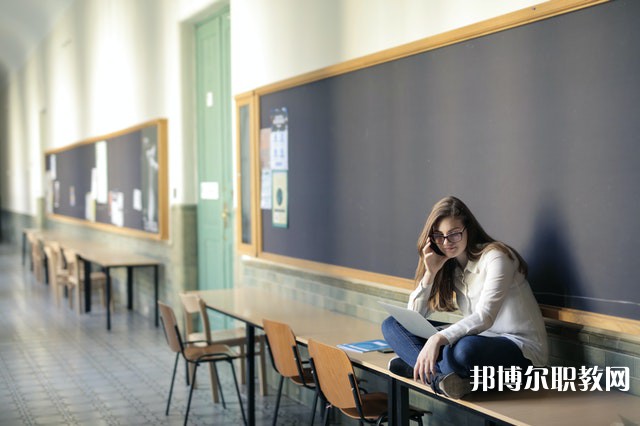 河南哪里的中專學校能讀計算機應用(移動互聯(lián)網(wǎng)開發(fā))專業(yè)