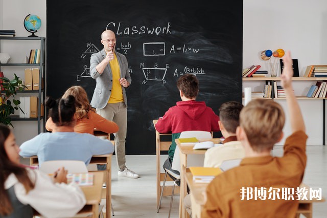 河南哪里的中職學(xué)校能讀無人機(jī)駕駛與維修專業(yè)