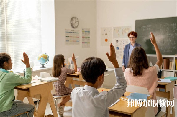 湖北哪里的中專學校能讀護理專業(yè)專業(yè)