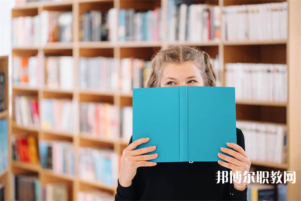 湖北哪里的中職學(xué)校能讀機(jī)電類(lèi)（機(jī)電技術(shù)、工業(yè)機(jī)器人、電子技術(shù)應(yīng)用）專業(yè)
