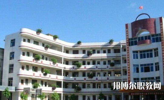 2024玉林市龍池職業(yè)技術(shù)學(xué)校招生計(jì)劃 招生人數(shù)是多少(附要求、條件、對(duì)象)