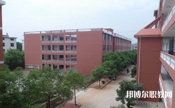 2024鷹潭市高級(jí)技工學(xué)校招生計(jì)劃 招生人數(shù)是多少(附要求、條件、對(duì)象)